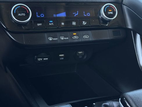 Used 2023 Hyundai Elantra SEL FWD image 19