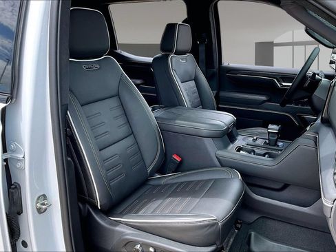 Used 2024 GMC Sierra 1500 AT4X AWD/4WD image 7
