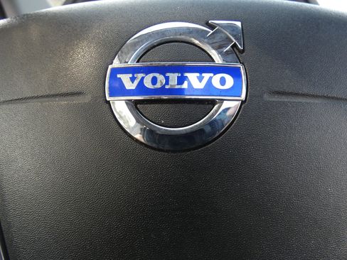 Used 2017 Volvo XC60 T5 Dynamic w/ Preferred Option Package image 47