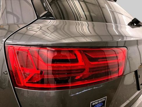 Used 2019 Audi Q7 2.0T Premium Plus w/ Premium Plus Package AWD/4WD image 30