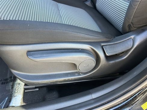 Used 2021 Hyundai Kona SE image 27