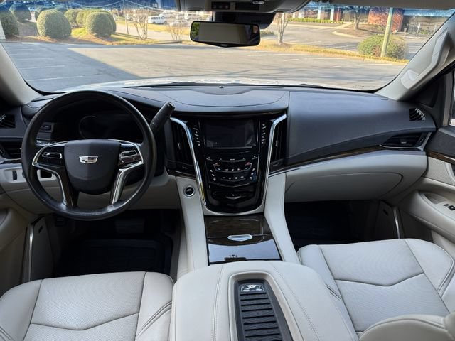 Used 2018 Cadillac Escalade Luxury RWD image 15