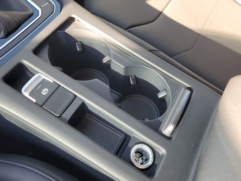 Used 2021 Volkswagen Arteon SE image 29