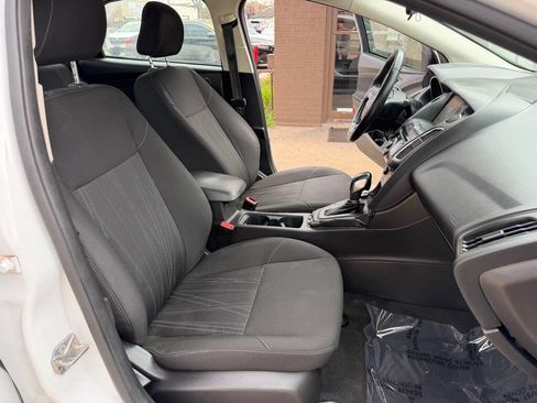 Used 2017 Ford Focus SEL w/ Cold Weather Package image 13