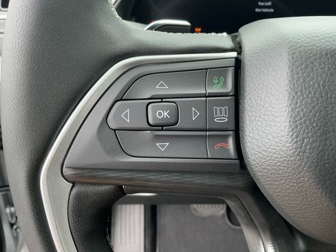 New 2025 Jeep Grand Cherokee Altitude image 23