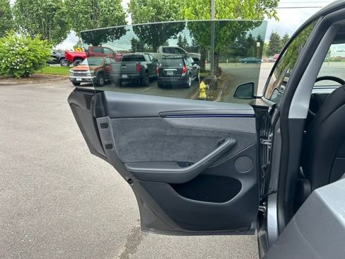 Used 2026 Tesla Model Y Long Range AWD/4WD image 11