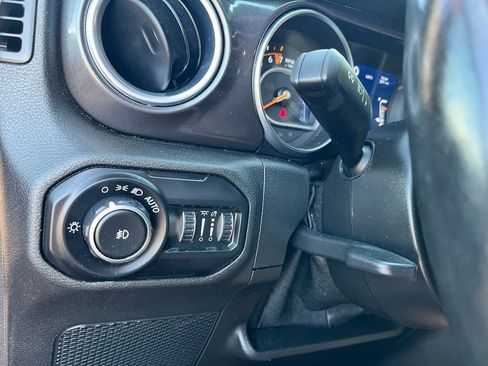 Used 2021 Jeep Wrangler Unlimited Sahara image 27