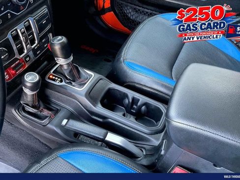 Used 2018 Jeep Wrangler Unlimited Rubicon w/ Safety Group AWD/4WD image 17