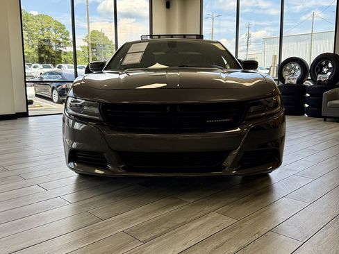 Used 2021 Dodge Charger SXT w/ Leather Interior Group image 2