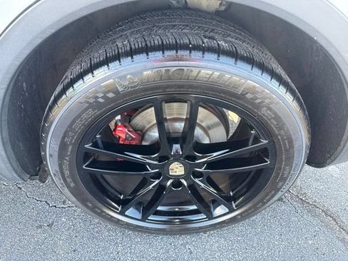 Used 2019 Porsche Cayenne AWD/4WD image 11