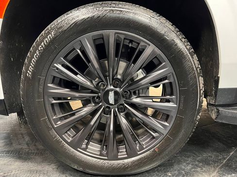 Used 2023 Cadillac Escalade Premium Luxury image 35