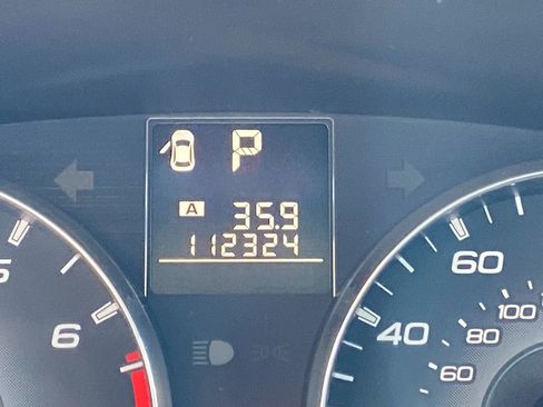 Used 2011 Subaru Outback 2.5i Limited image 20