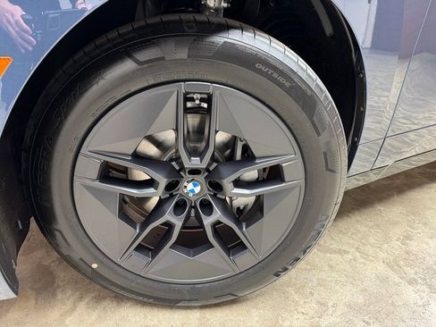 New 2026 BMW iX xDrive60 w/ Premium Package image 28