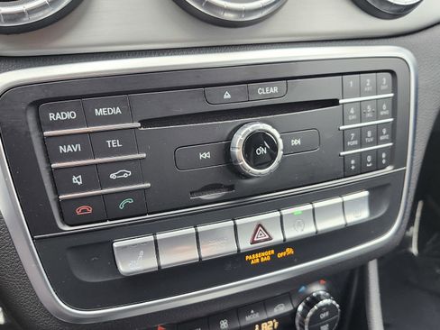 Used 2018 Mercedes-Benz CLA 250 4MATIC image 32