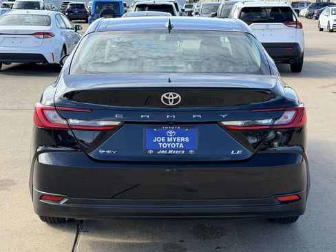 Used 2026 Toyota Camry LE FWD image 8