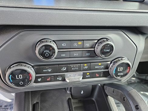 New 2025 Ford Bronco Badlands image 18