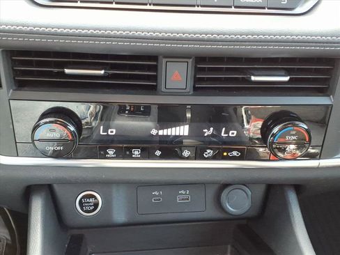 Certified 2023 Nissan Rogue SV image 15