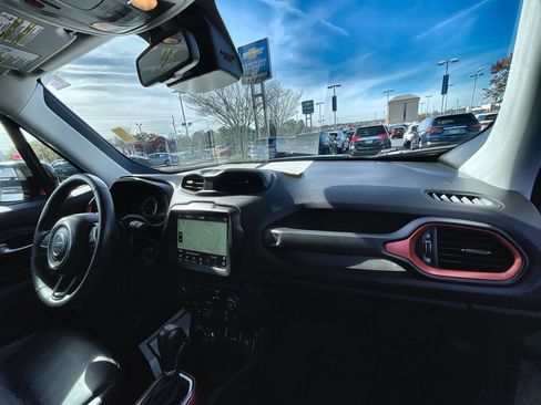 Used 2022 Jeep Renegade Trailhawk image 27