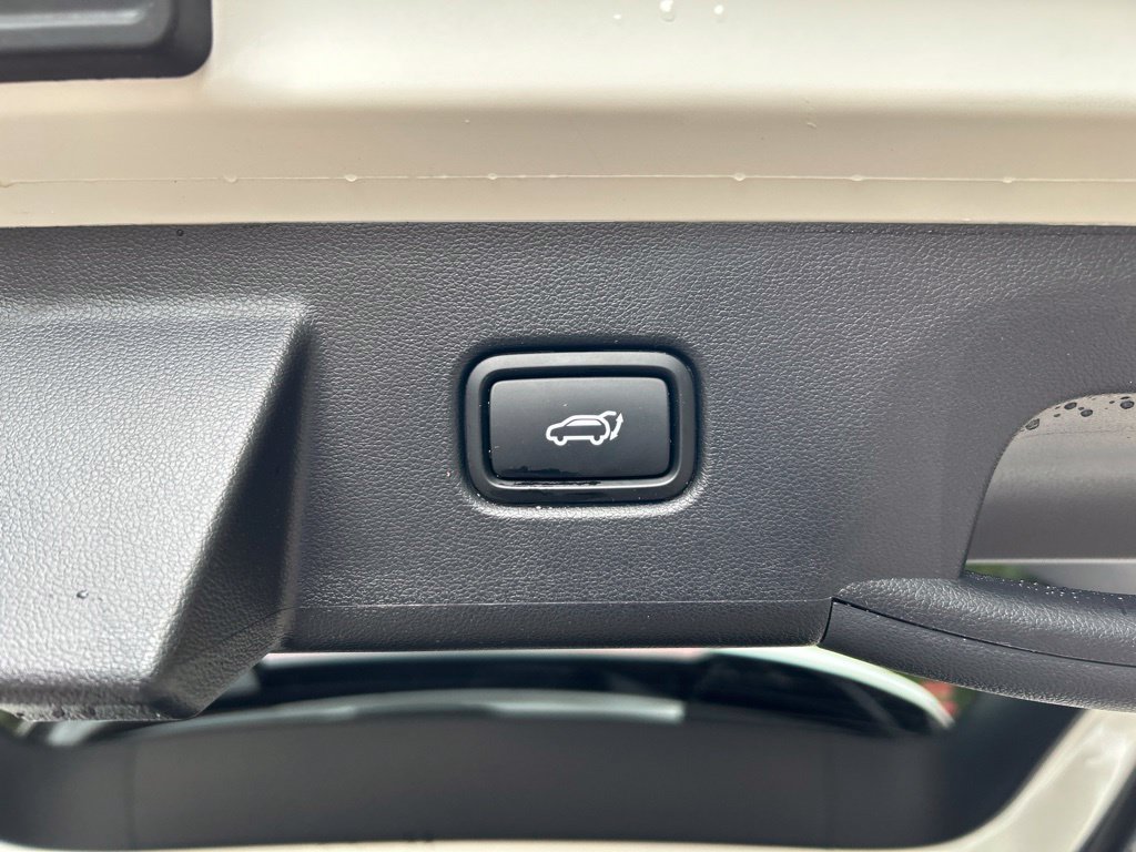 Used 2025 Hyundai Tucson Limited FWD image 33