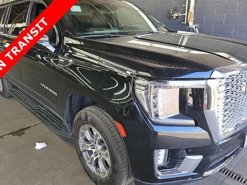 Used 2021 GMC Yukon XL SLE RWD image 1