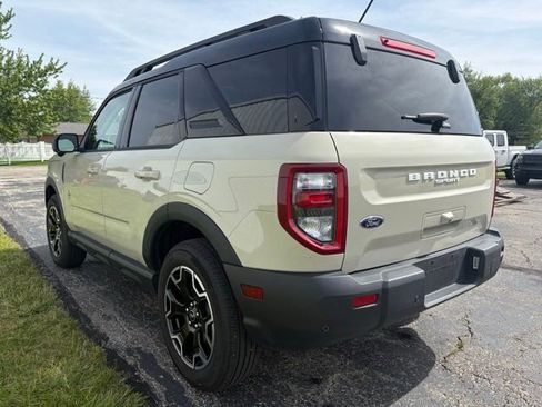 Used 2025 Ford Bronco Sport Outer Banks w/ Outer Banks Tech Package+ AWD/4WD image 2