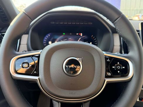 New 2026 Volvo XC90 B6 Plus w/ Protection Package Premier image 18