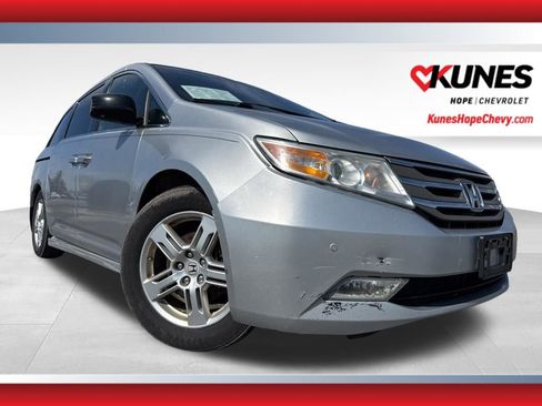 Used 2011 Honda Odyssey Touring image 1