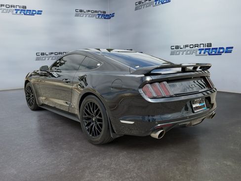 Used 2017 Ford Mustang GT RWD image 7