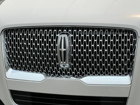 Used 2024 Lincoln Navigator L Reserve AWD/4WD image 42
