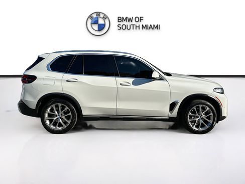 Certified 2024 BMW X5 sDrive40i image 8