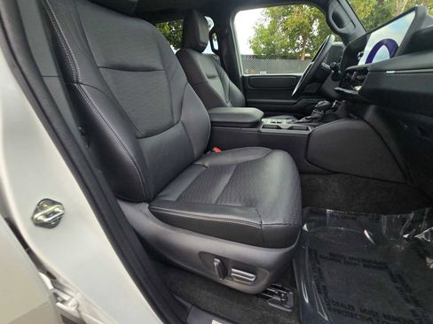 Used 2025 Toyota Land Cruiser image 11