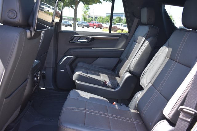 New 2026 Chevrolet Tahoe High Country AWD/4WD image 16