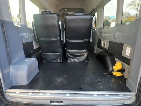Used 2018 Ford Transit 350 XL image 10