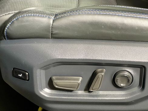 Used 2024 Toyota Tundra Platinum AWD/4WD image 15