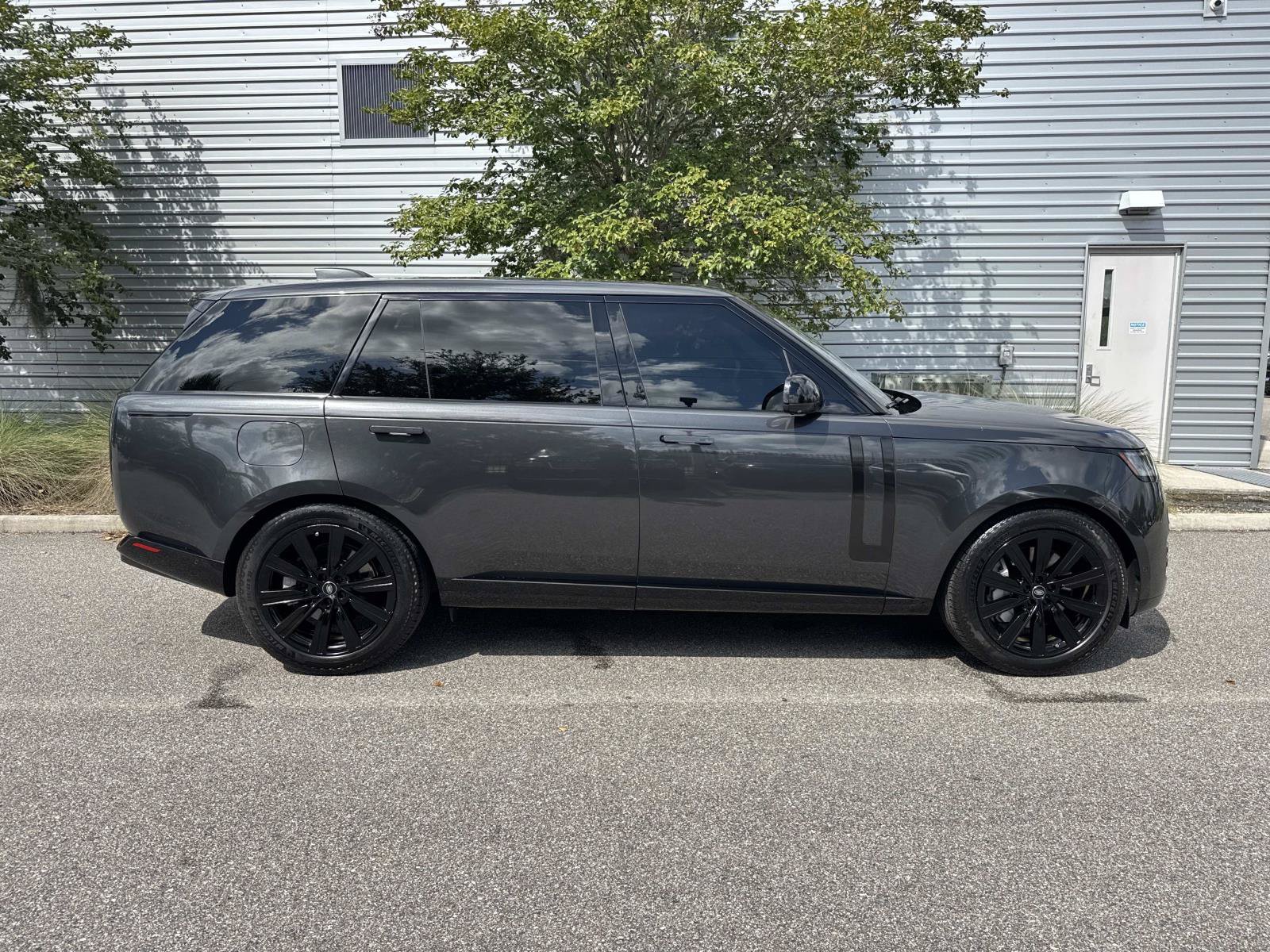 Certified 2023 Land Rover Range Rover Long Wheelbase SE AWD/4WD image 5