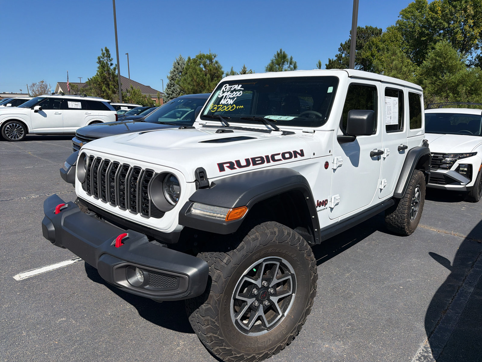 Used 2025 Jeep Wrangler Unlimited Rubicon w/ Convenience Group AWD/4WD image 1