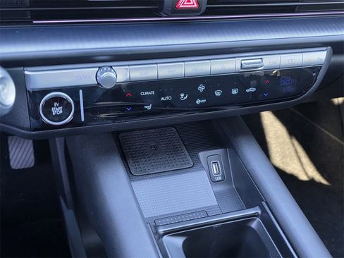 Used 2025 Hyundai Ioniq 6 SEL image 28