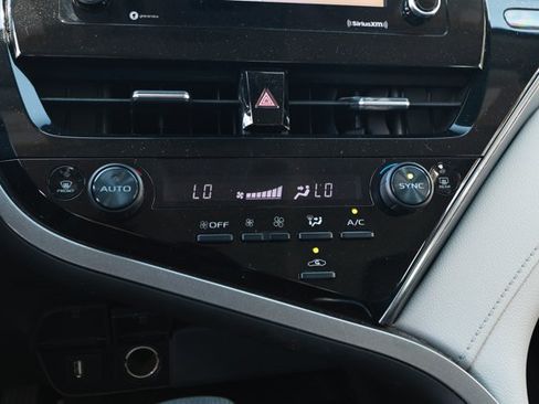 Used 2022 Toyota Camry LE FWD image 18