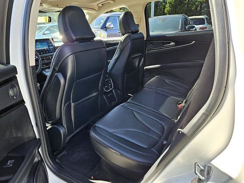 Used 2022 Lincoln Nautilus Reserve w/ Luxury Package image 8