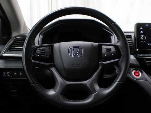 Used 2025 Honda Odyssey EX-L image 11