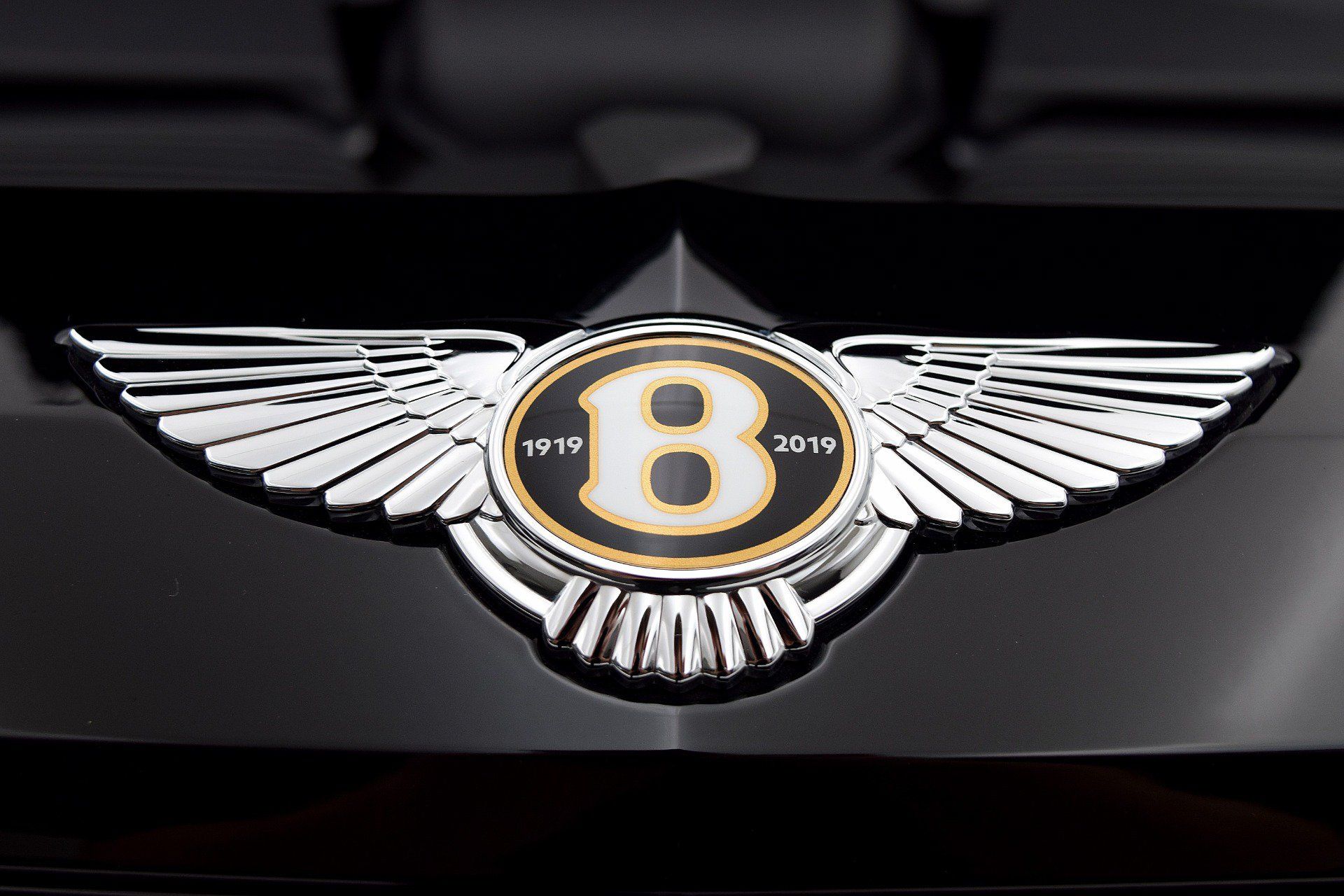 Certified 2019 Bentley Bentayga AWD/4WD image 8