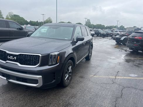 Used 2024 Kia Telluride LX FWD image 5