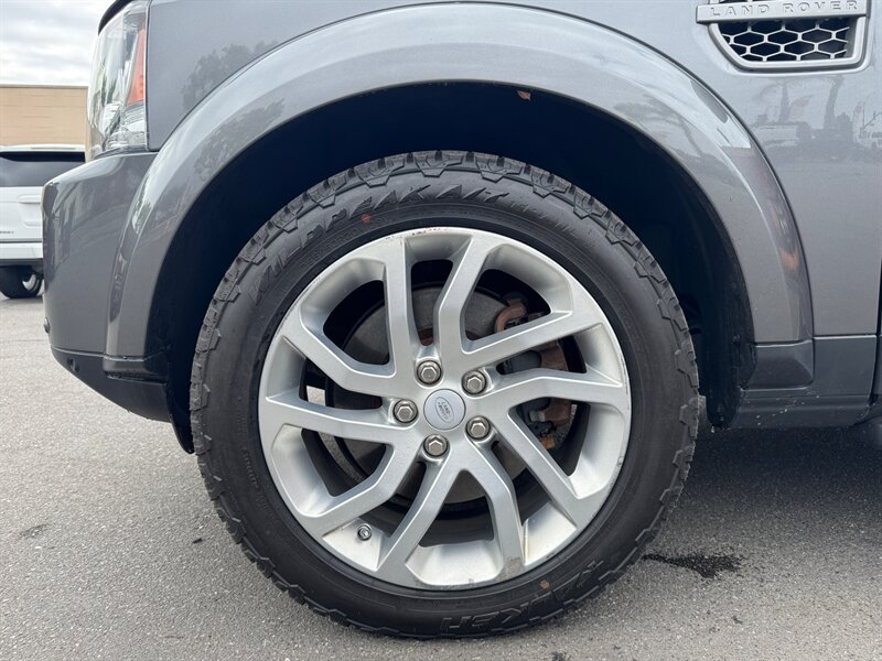 Used 2016 Land Rover LR4 HSE Silver Edition AWD/4WD image 8