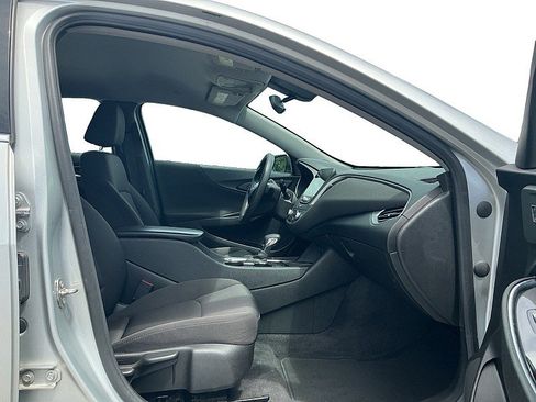 Used 2022 Chevrolet Malibu LT FWD image 11