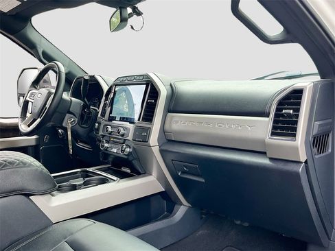 Used 2022 Ford F250 Lariat image 27