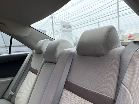 Used 2014 Toyota Camry LE image 7