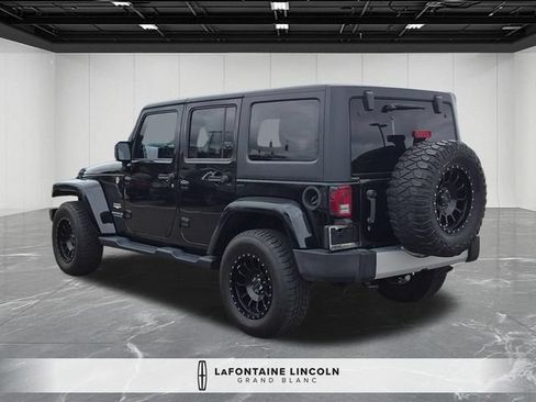 Used 2014 Jeep Wrangler Unlimited Sahara AWD/4WD image 3