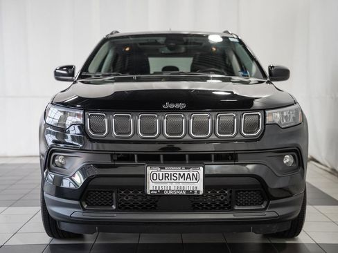 Certified 2022 Jeep Compass Latitude w/ Sun and Sound Group AWD/4WD image 2