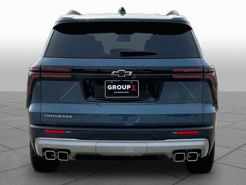 Used 2025 Chevrolet Traverse LT w/ Driver Confidence Package image 5