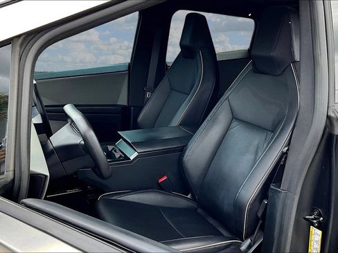 Used 2024 Tesla Cybertruck AWD Crew Cab image 22
